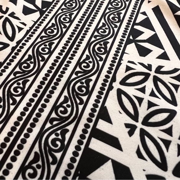 Alya - Printed Pencil Skirt - Picture 8 of 11